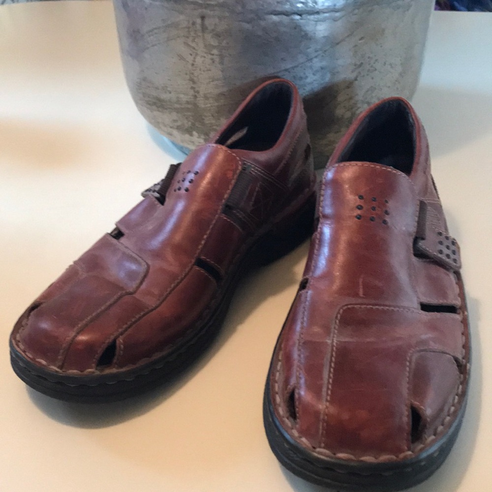 🚨B2G1 STREETCARS Brown Leather Velcro Strap Sandals